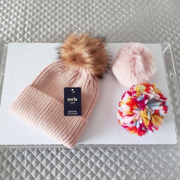 NIB / NWT Norla rose pink beanie hat toque 3 pom pom boxed set - Picture 2 of 5